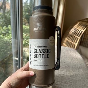 Stanley Hearth and Hand Basic Brown Thermos
